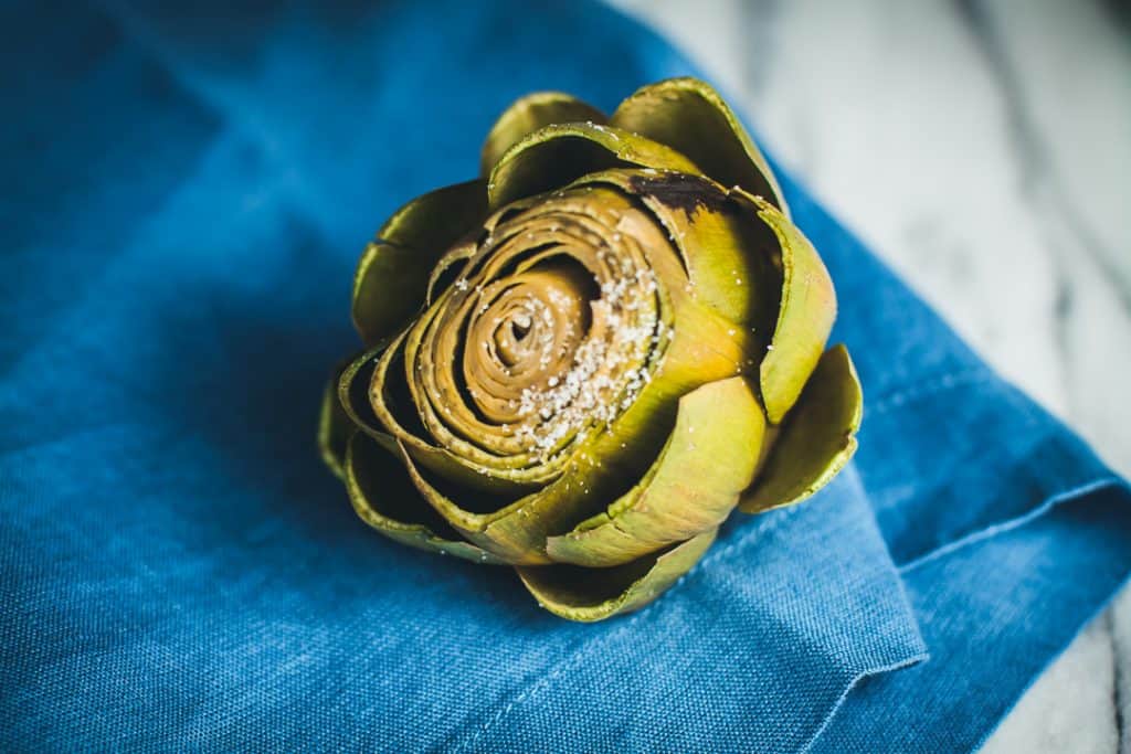 how to boil artichokes